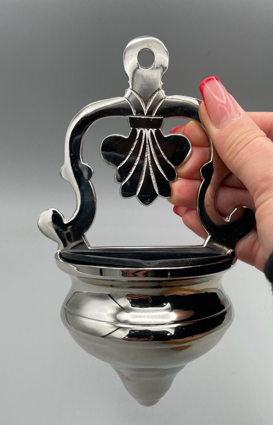 Acquasantiera liturgica in metallo placcato nickel – H 17 cm