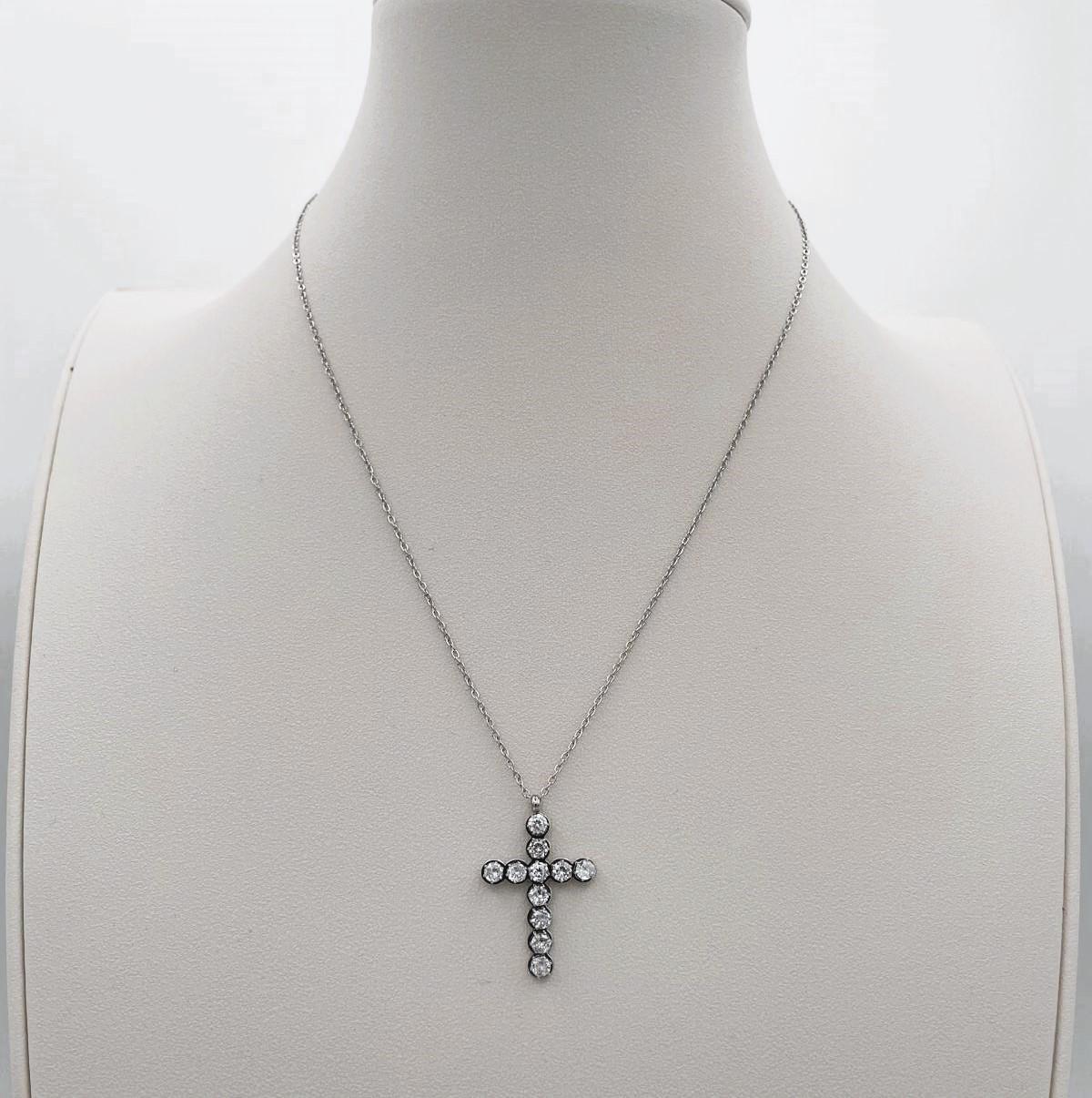Collana in Acciaio Stainless con Croce e Pietre