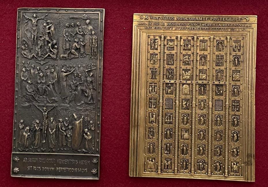 Quadro Due Porte Sante San Paolo – Bassorilievo su Velluto, Cornice Dorata (0667D)