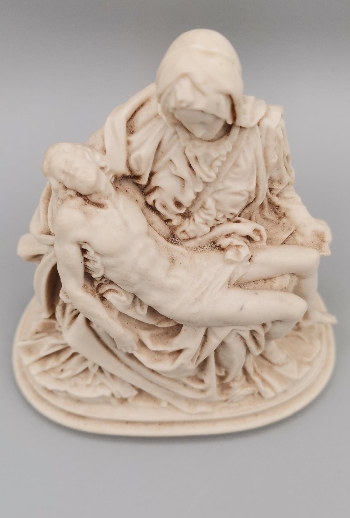 Michelangelo-Pietà aus Kunstharz in Elfenbein-Optik – 12x10 cm