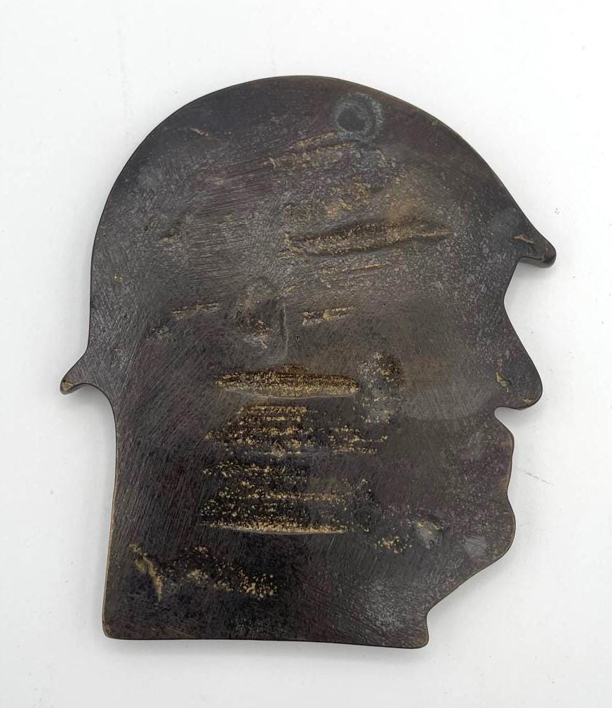 Rostro de Benito Mussolini en metal efecto bronce – 10x11 cm, memorabilia