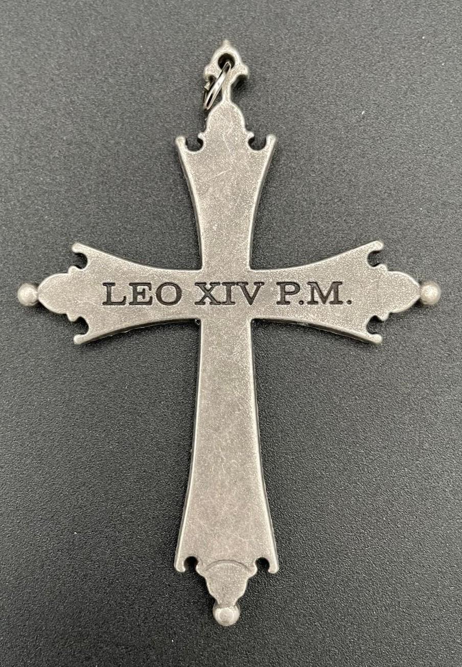Croce pettorale di Papa Leone XIV in argento antico – 8 x 6 cm – 15 g