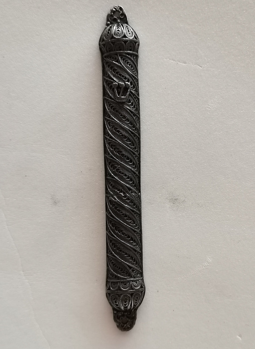 Mezuzah Tonda in Metallo Filigranato Brunito 12 cm