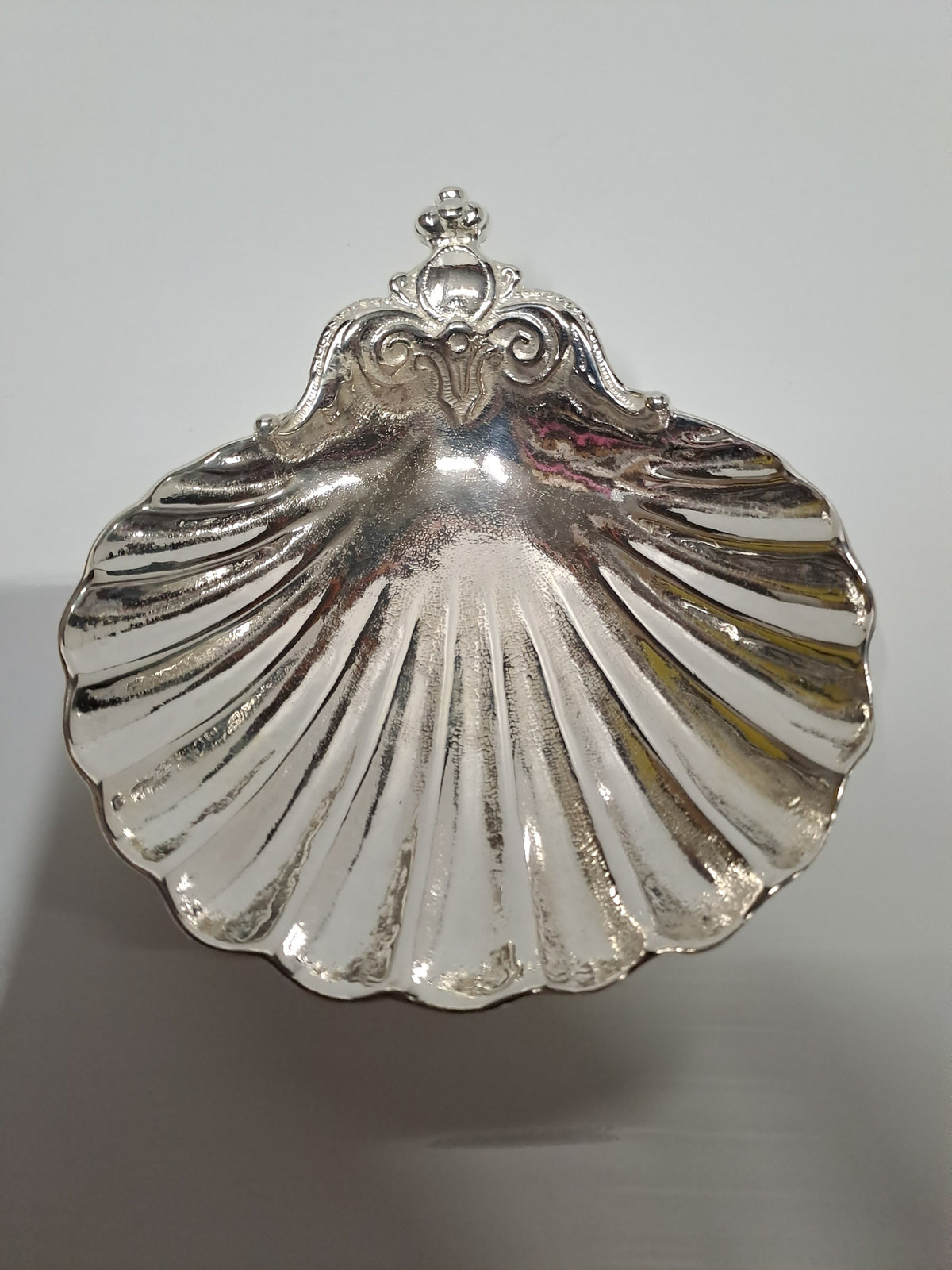 Conchiglia battesimale in ottone argentato – 15 x 13 cm