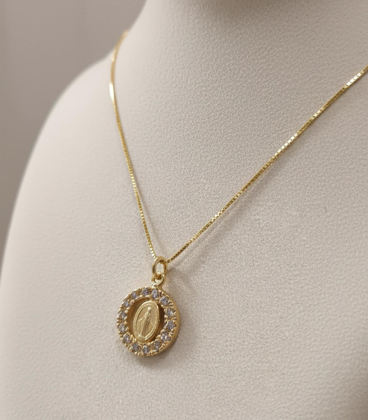 Collana Medaglia Miracolosa con zirconi e catenina in argento 925 placcata oro – 50 cm