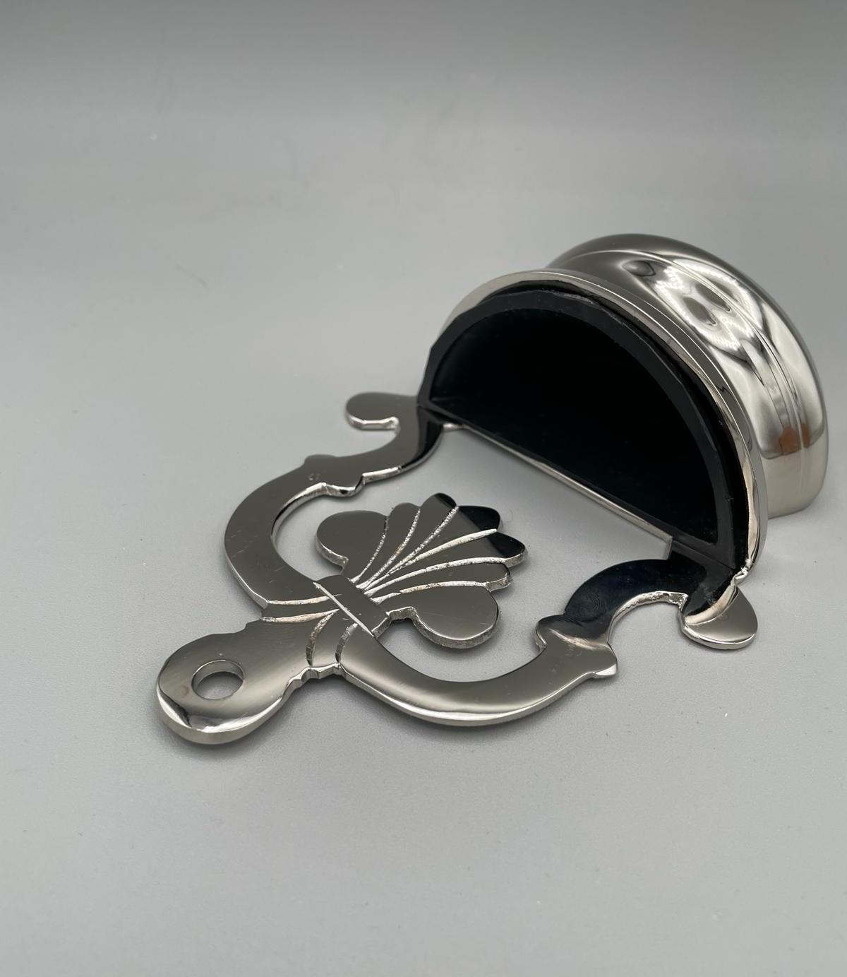 Acquasantiera liturgica in metallo placcato nickel – H 17 cm