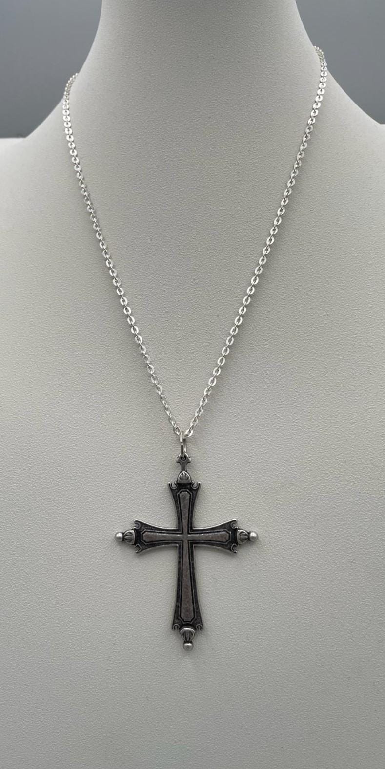 Catenina unisex in argento 46 cm con croce effetto antico 8 x 6 cm