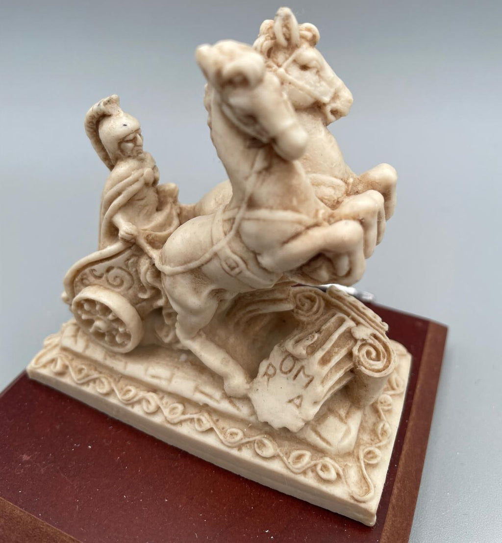 Decorative resin Roman chariot on a wooden base – 10 x 9 x 8 cm