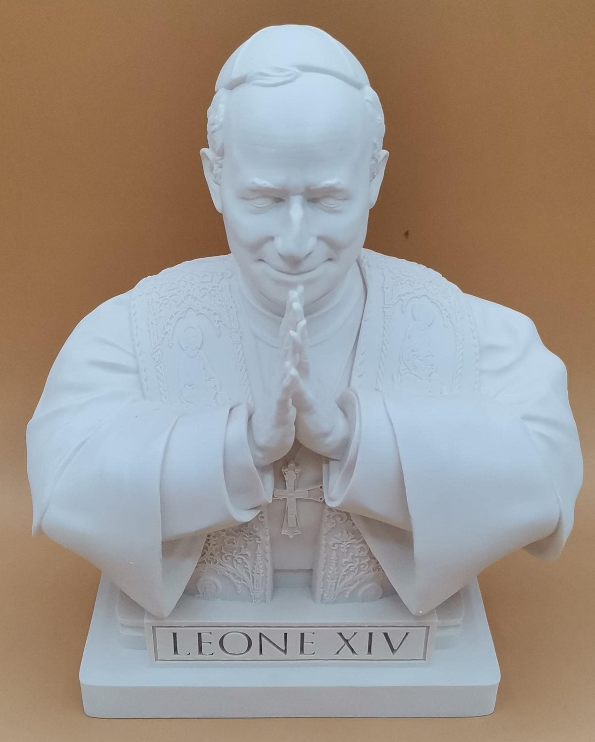 Busto Papa Leone XIV in Preghiera 20 cm – Statua in Resina