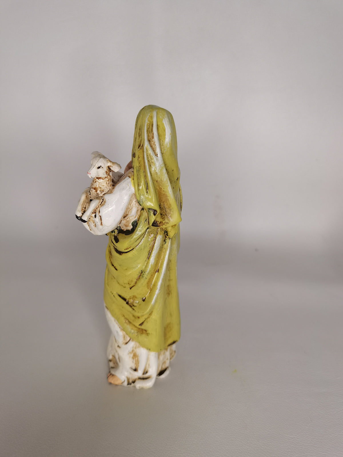 Statue Madonna Hirtin aus handbemaltem Kunstharz – 15 cm