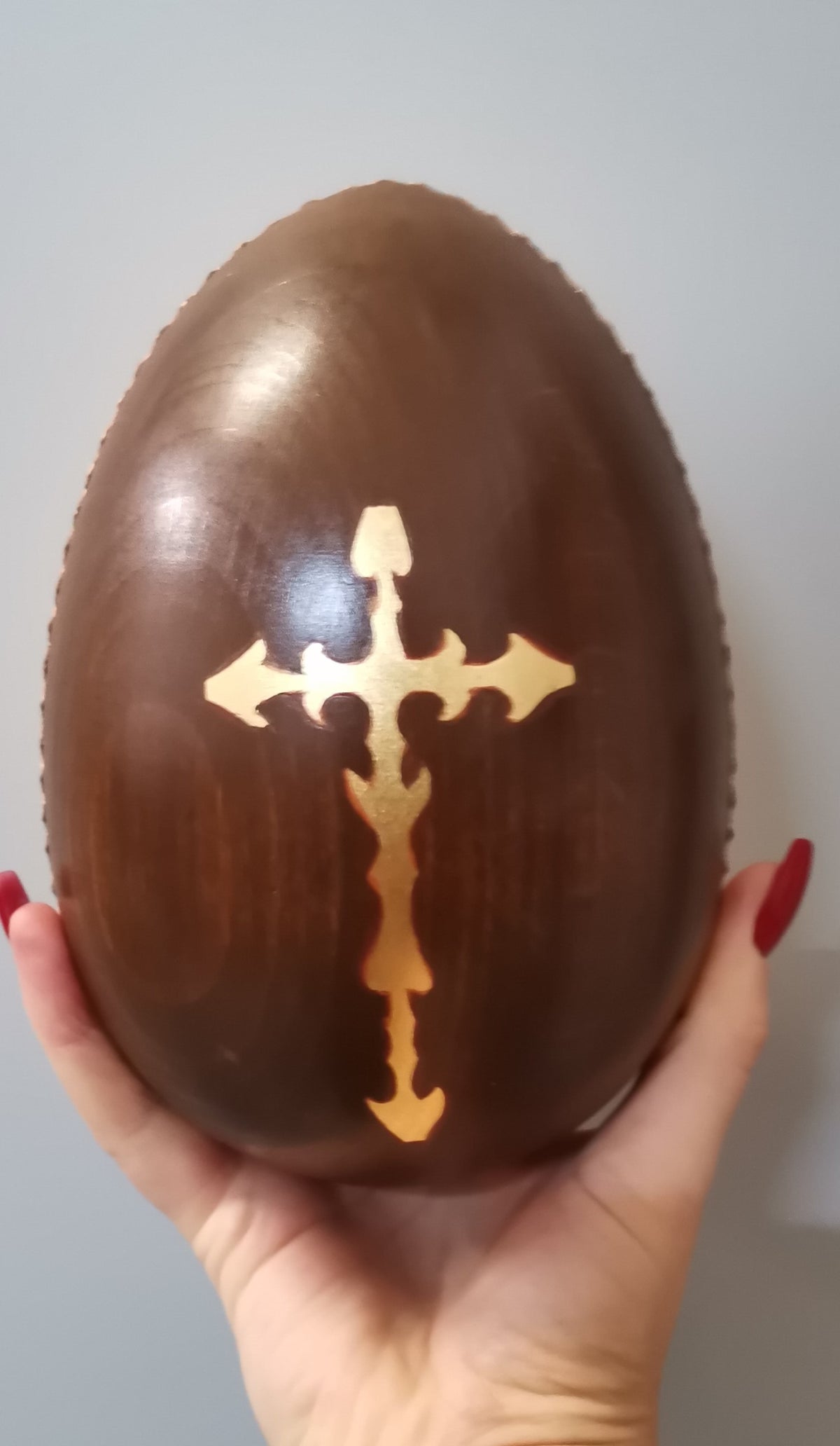 Sacred Egg Icon in Wood with Christ Pantocrator – Hand-Painted, H 28 cm