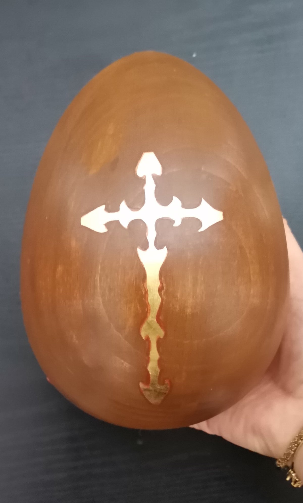 Icono Sagrado Huevo de Madera con Sagrada Familia – Pintado a Mano, altura 28 cm