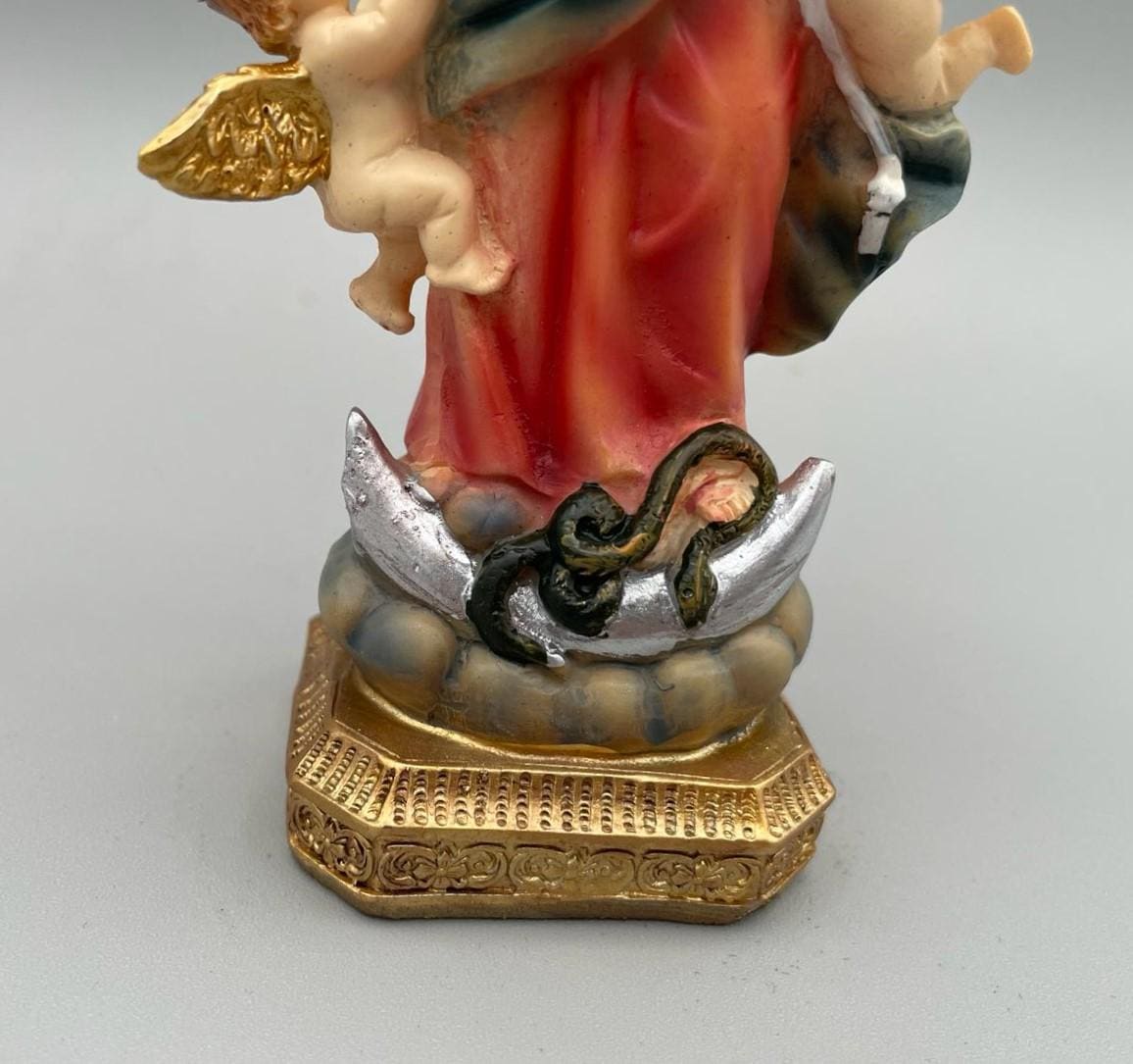 Statue de Marie qui défait les nœuds