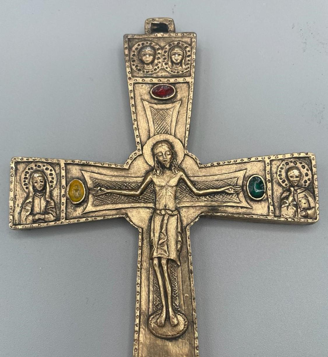 Croce religiosa da parete dorata con Agnello Mistico – 10 x 14,5 cm