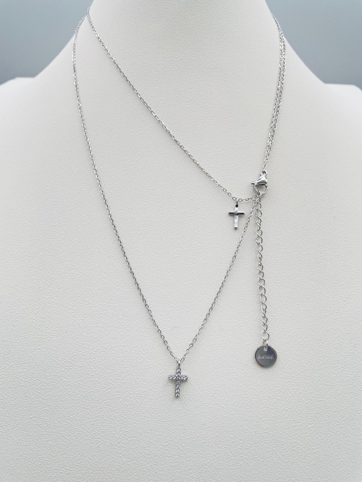 Collana multistrato color argento con due croci – cod. CAC-004