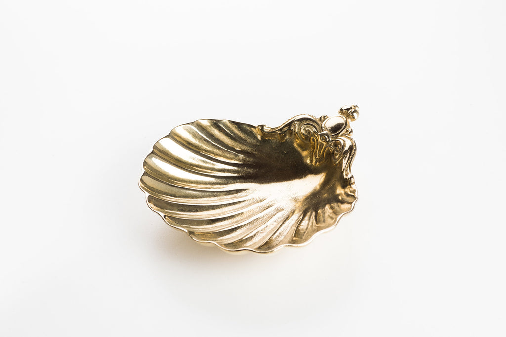 Conchiglia battesimale in ottone lucido – 15 x 13 cm
