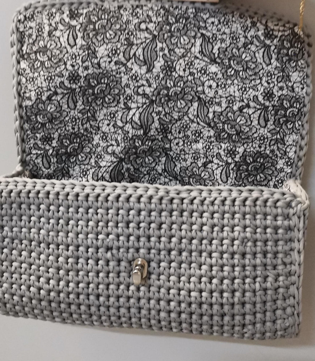 Borsa all'uncinetto fatta a mano – grigio