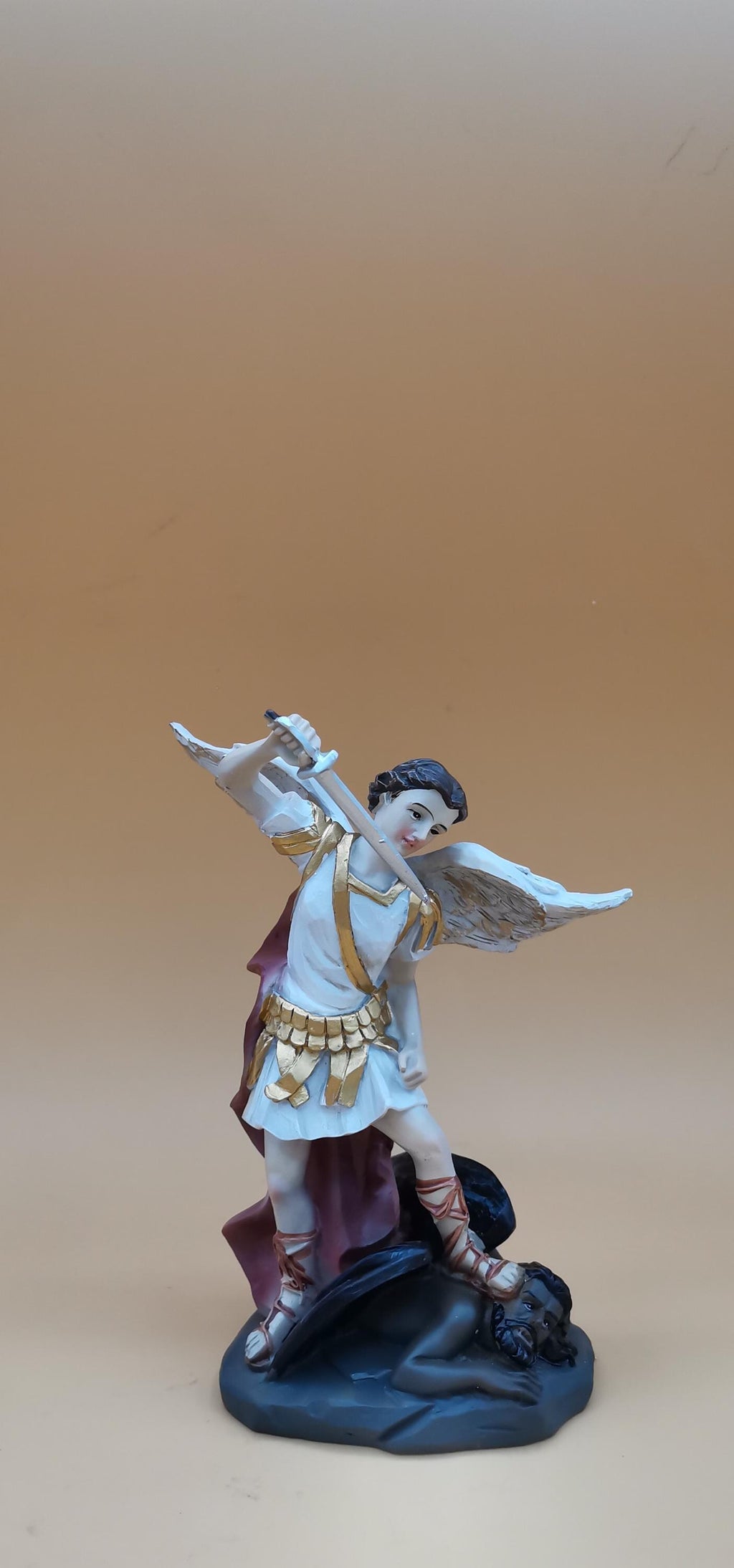 Statue Heiliger Erzengel Michael aus handbemaltem Polyresin – Religiöse Skulptur