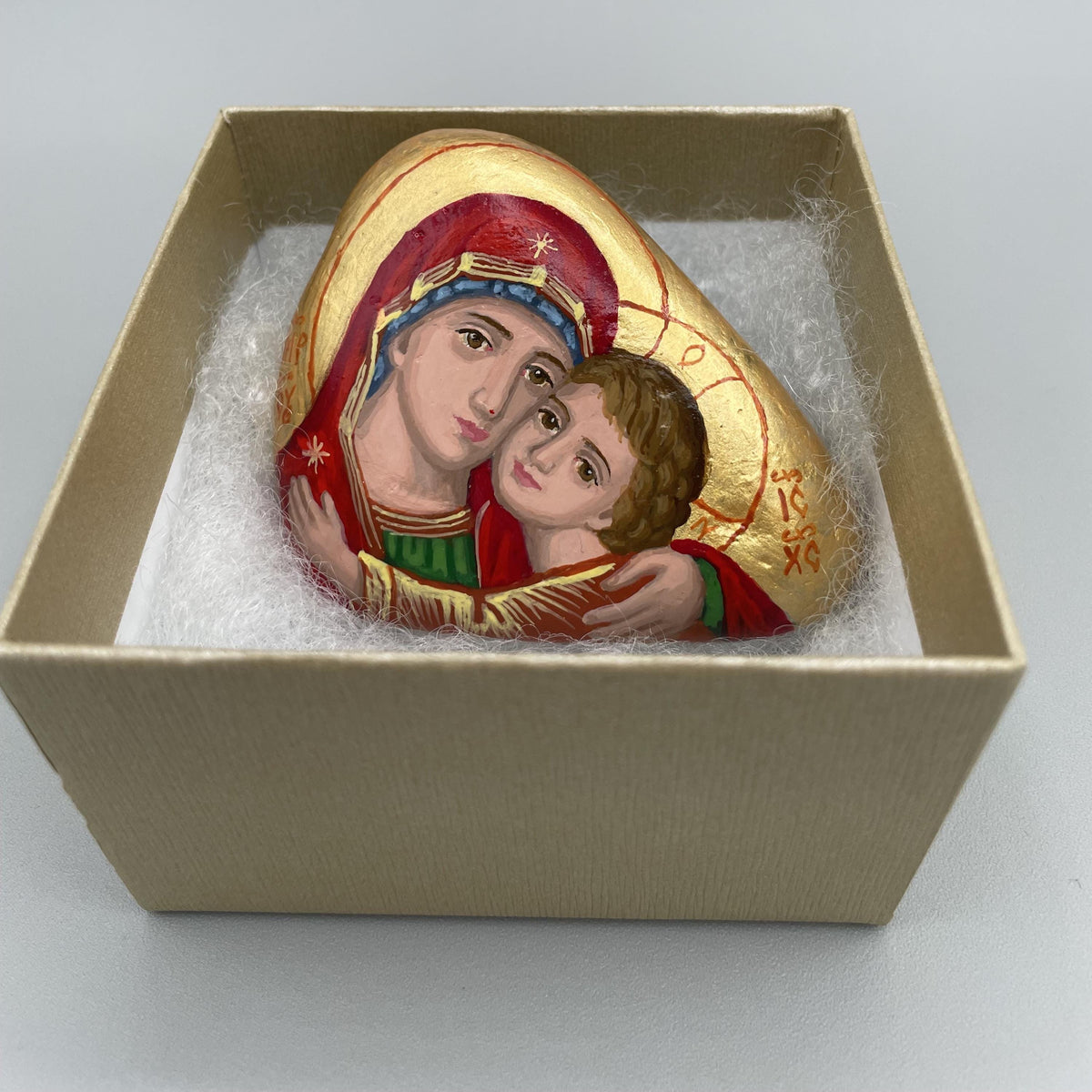 Icône sur pierre naturelle – Vierge à l'Enfant, peinte à la main