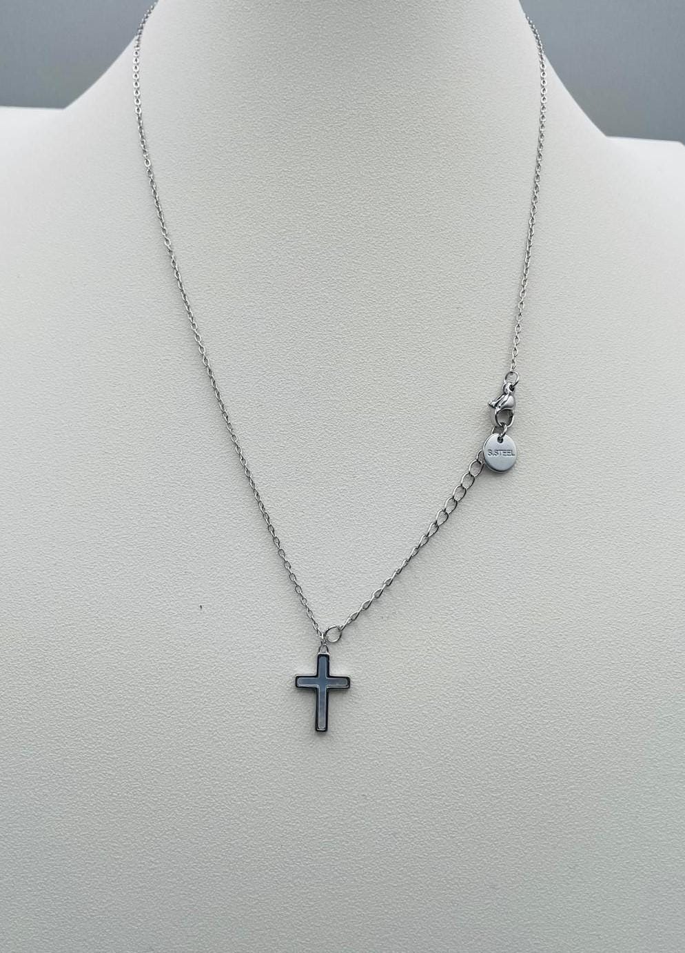 Halskette mit Doppelkreuz-Anhänger