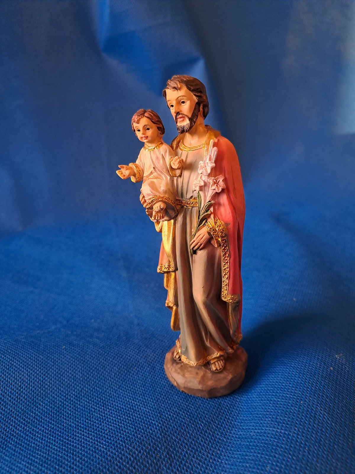 Statue Heiliger Josef und Jesuskind aus handbemaltem Kunstharz – 13 cm