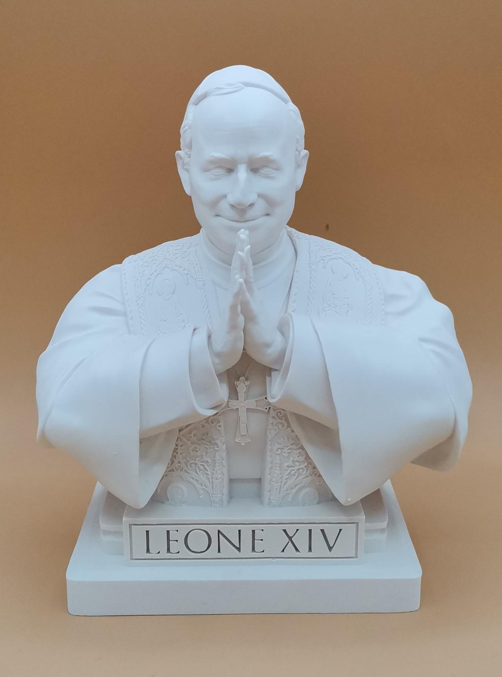 Busto Papa Leone XIV in Preghiera 20 cm – Statua in Resina