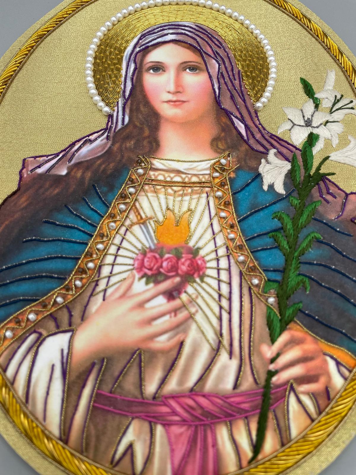 Icona quadro Sacro Ricamato – Madonna con Cuore Immacolato e Giglio