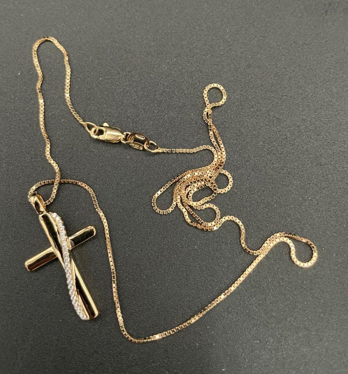 Collana in argento 925 placcato oro con croce e diamantini