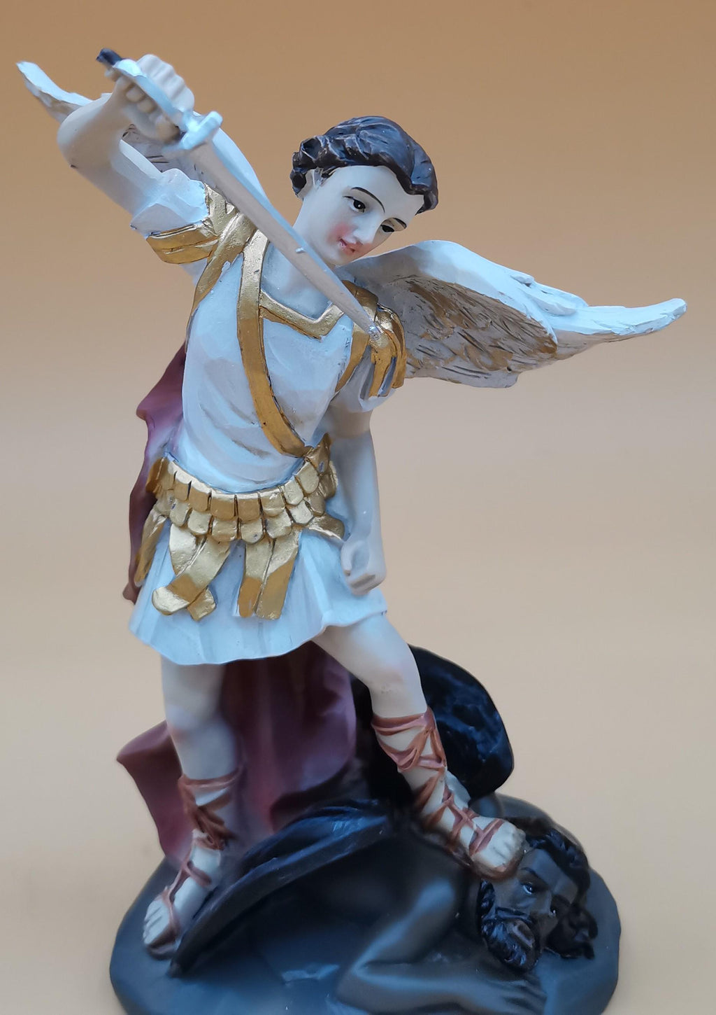 Statue Heiliger Erzengel Michael aus handbemaltem Polyresin – Religiöse Skulptur