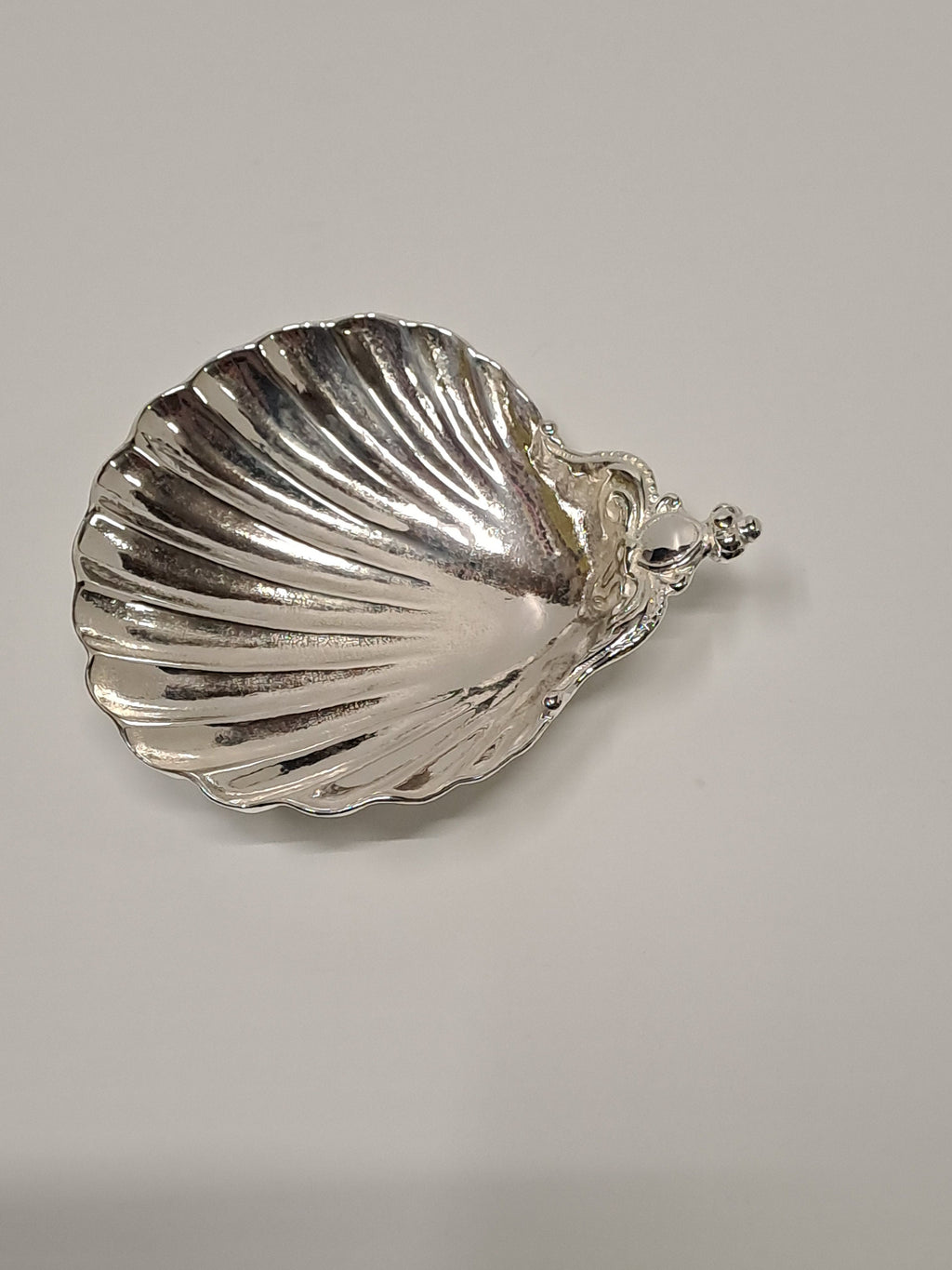 Conchiglia battesimale in ottone argentato – 15 x 13 cm