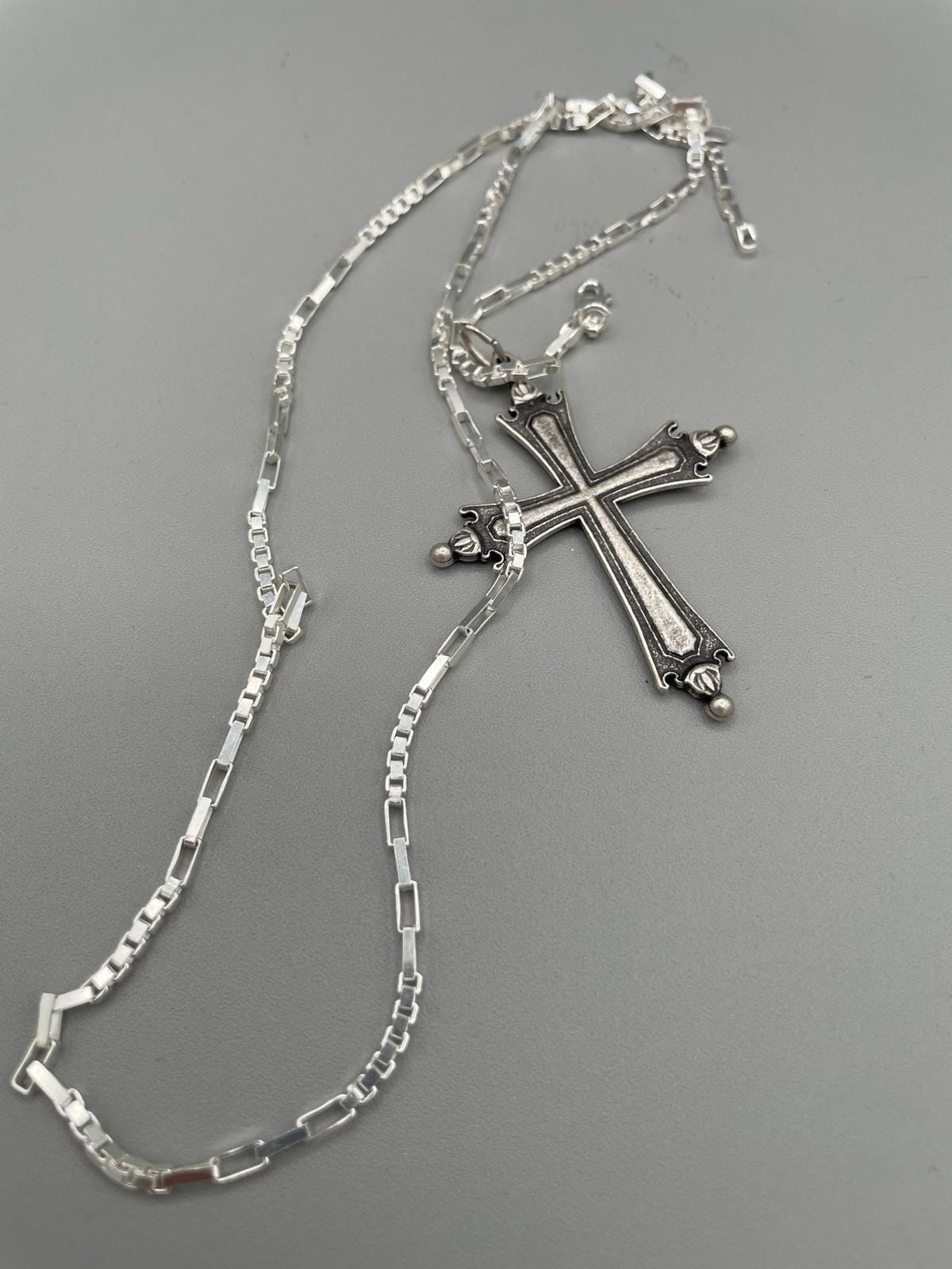 Catenina in argento con crocifisso Papa Leone