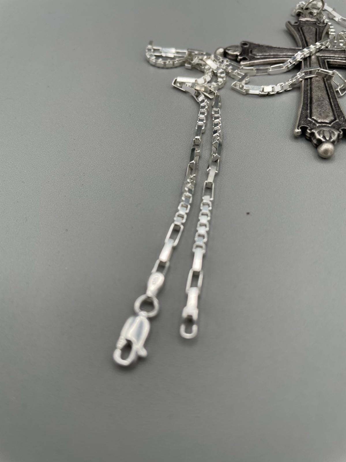 Catenina in argento con crocifisso Papa Leone
