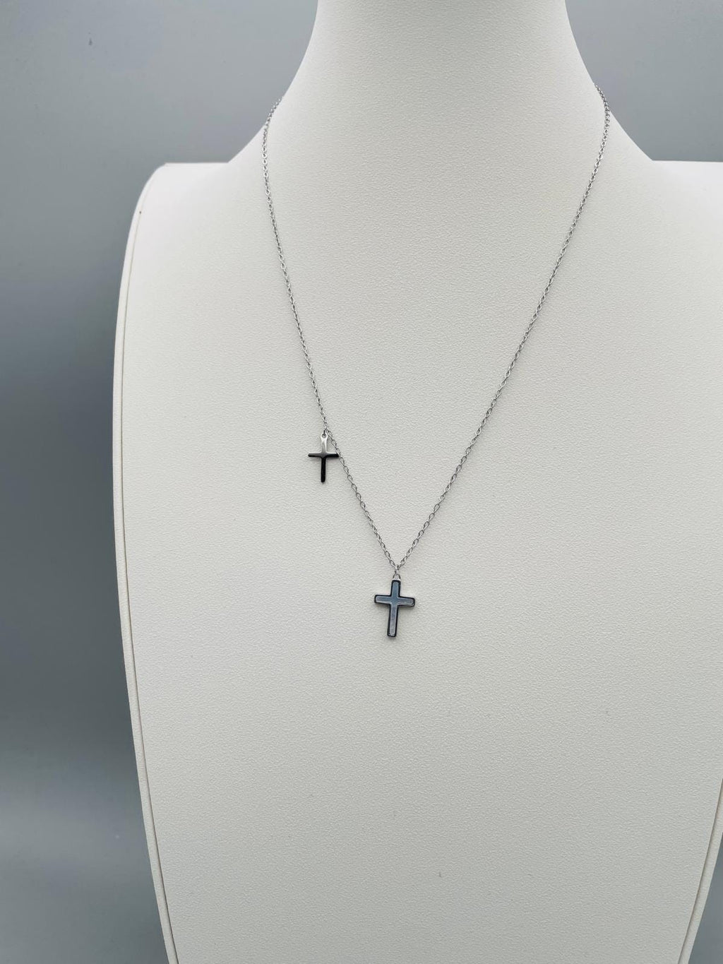 Halskette mit Doppelkreuz-Anhänger