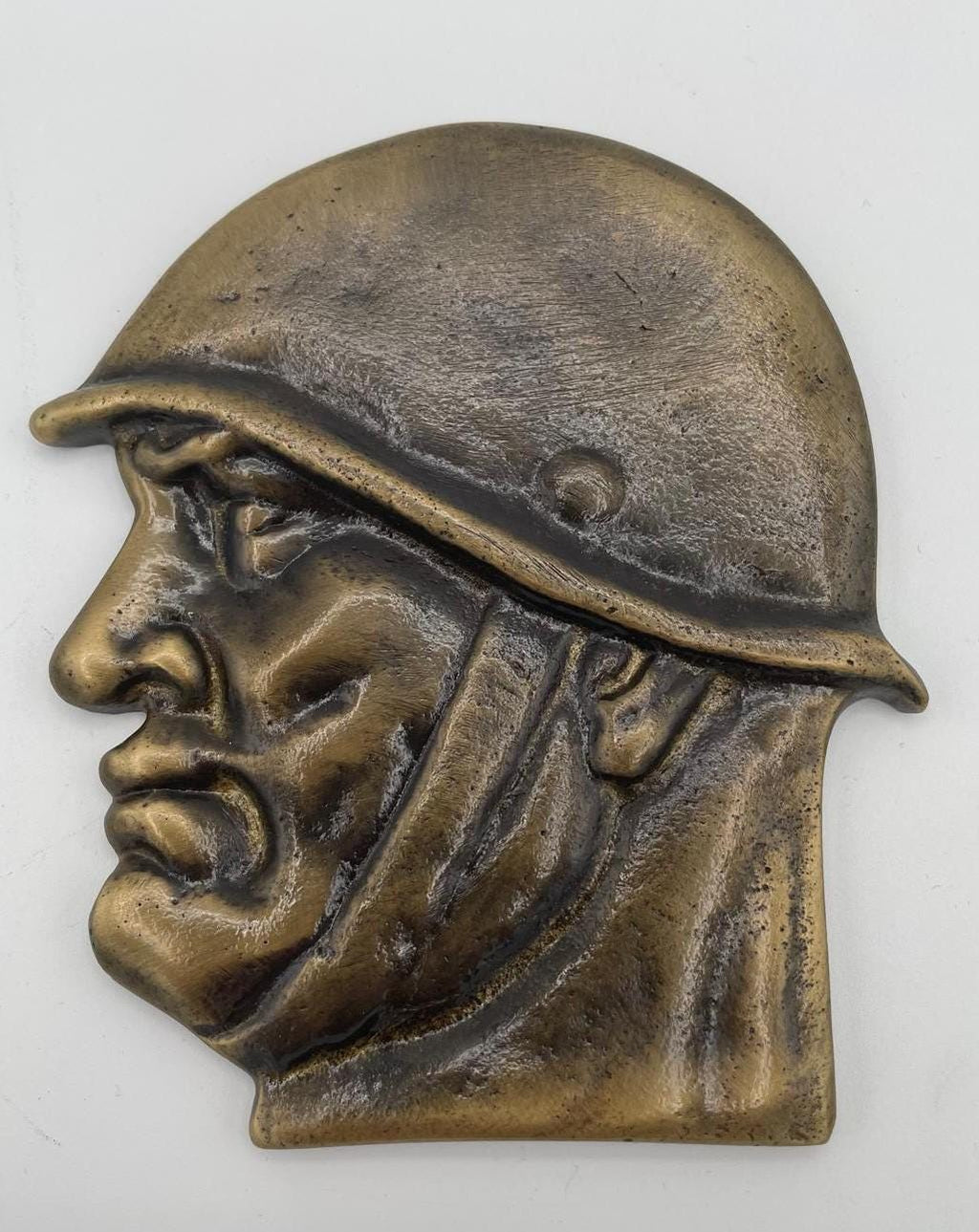Rostro de Benito Mussolini en metal efecto bronce – 10x11 cm, memorabilia