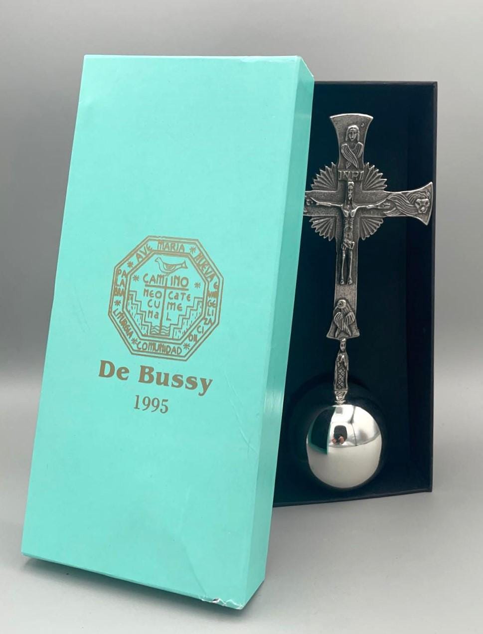 Croix itinérante avec sphère, finition bain d'argent – réf. DBK203PB