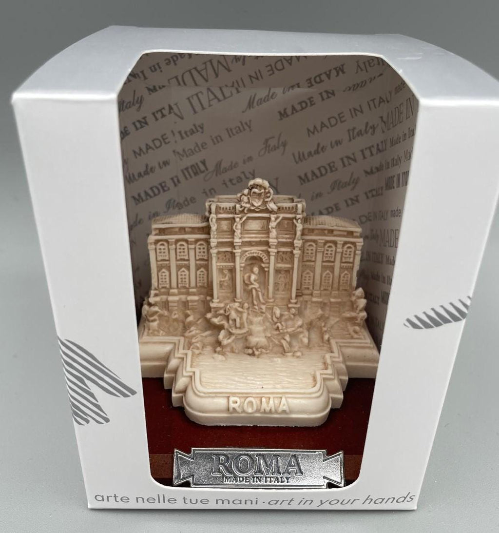 Réplique de la fontaine de Trevi en résine avec socle en bois