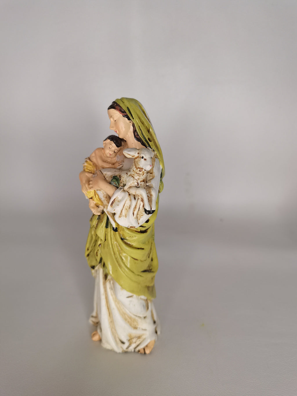 Statue Madonna Hirtin aus handbemaltem Kunstharz – 15 cm