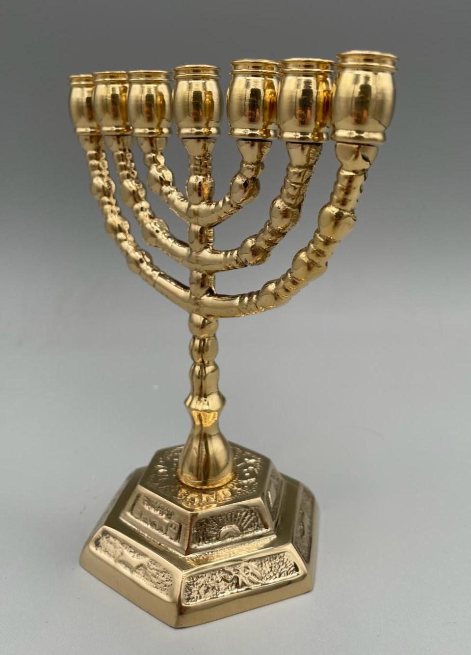 Menorah Vintage a Sette Bracci in Ottone Dorato – h 13 cm