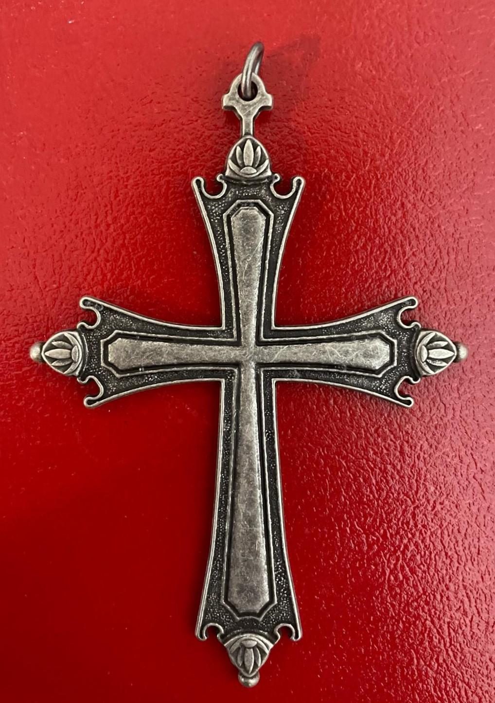 Croce pettorale di Papa Leone XIV in argento antico – 13 x 9 cm – 50 g