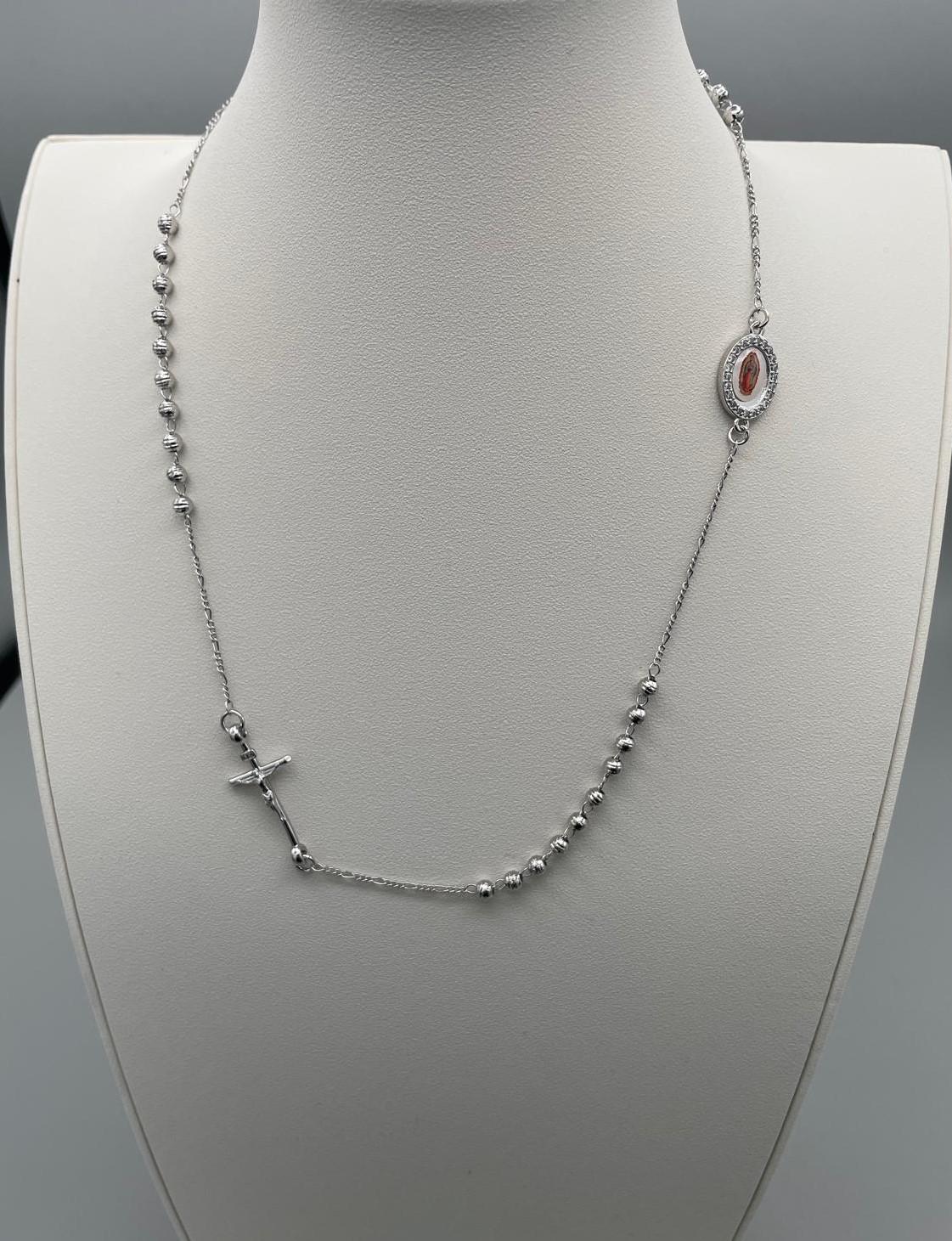 Collana stile rosario con crocifisso e medaglia sacra