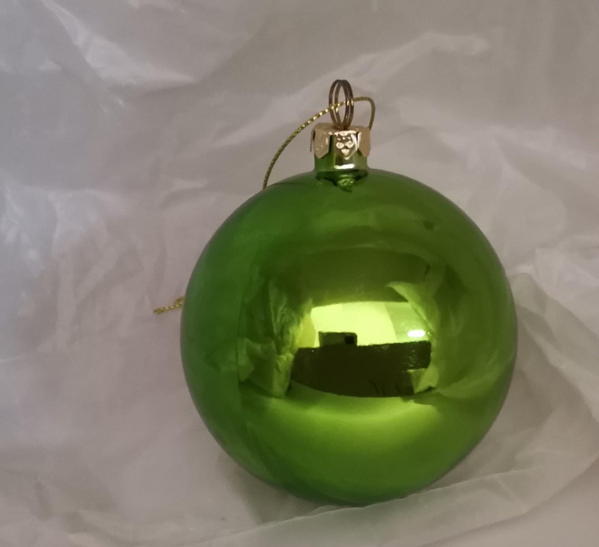 Pallina di Natale Verde con Medaglia di San Benedetto