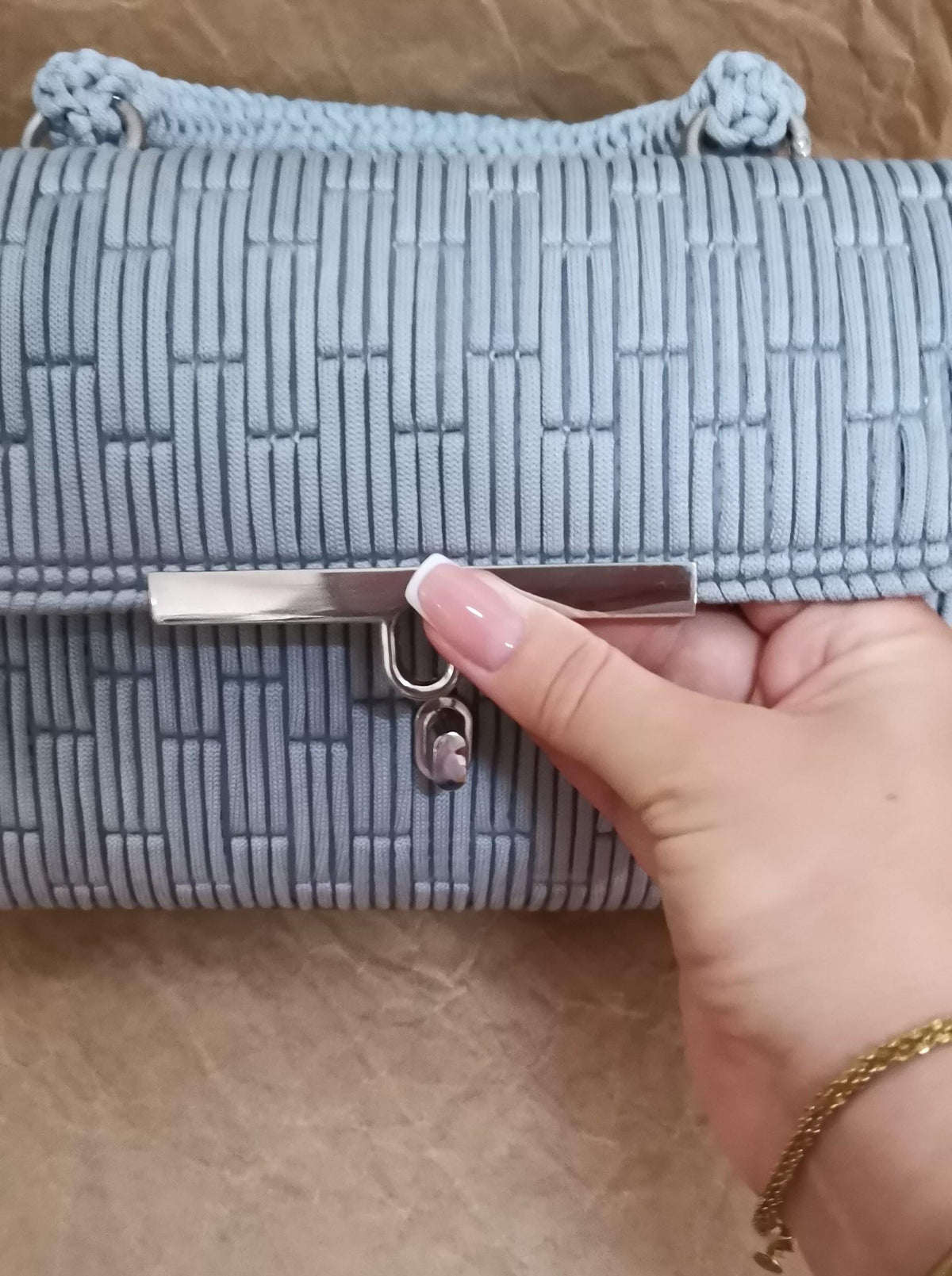 Borsa all'uncinetto fatta a mano – grigio perla