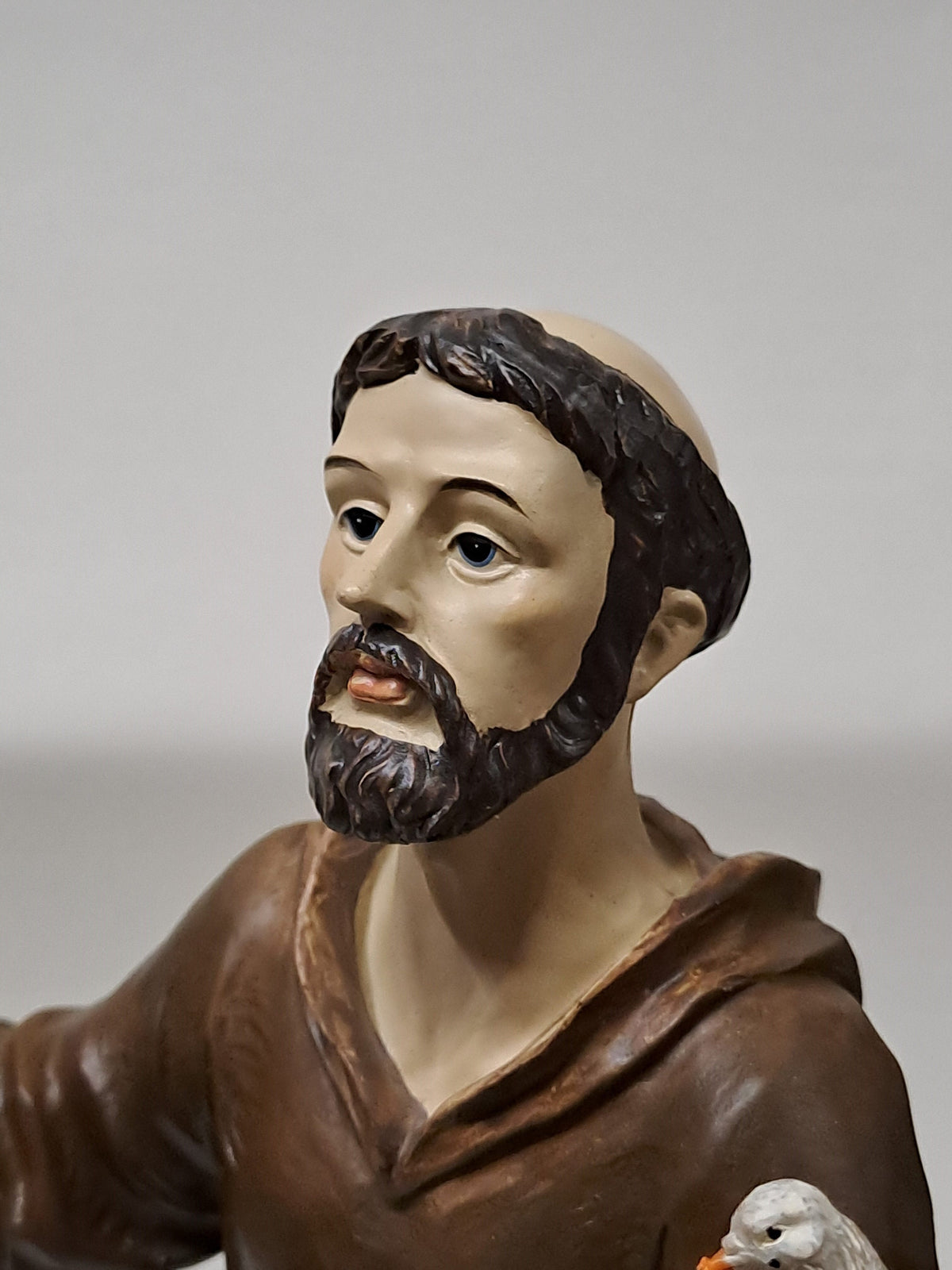 Statue de Saint François avec colombes en résine peinte à la main – 30 cm