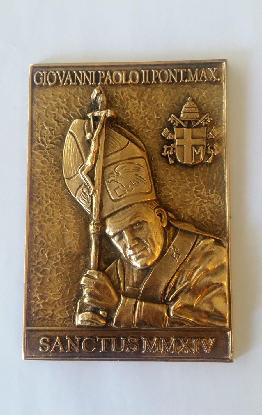 Bassorilievo di Giovanni Paolo II in ottone dorato – canonizzazione 27 aprile 2014