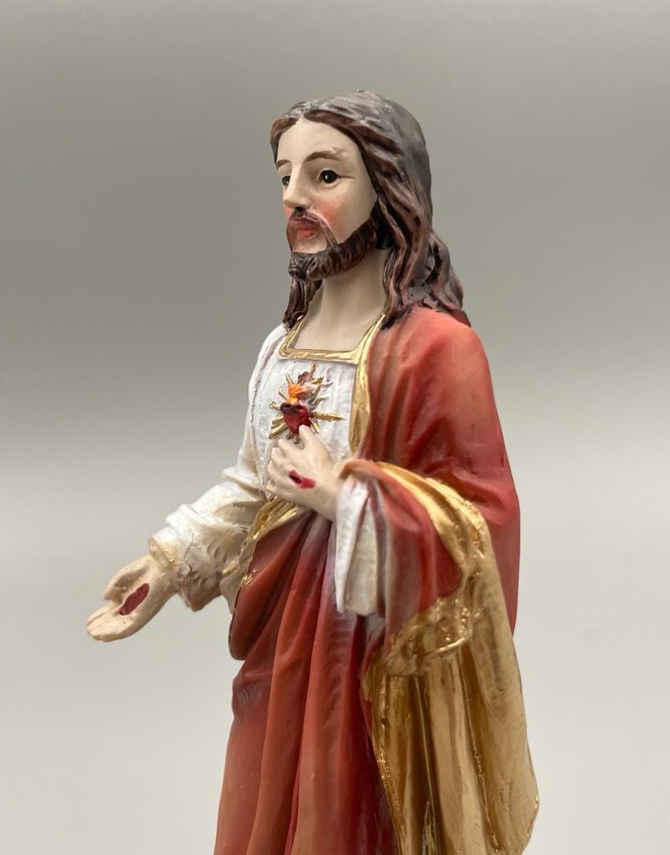 Statue Heiligstes Herz Jesu aus Kunstharz mit goldenen Details – 12 cm