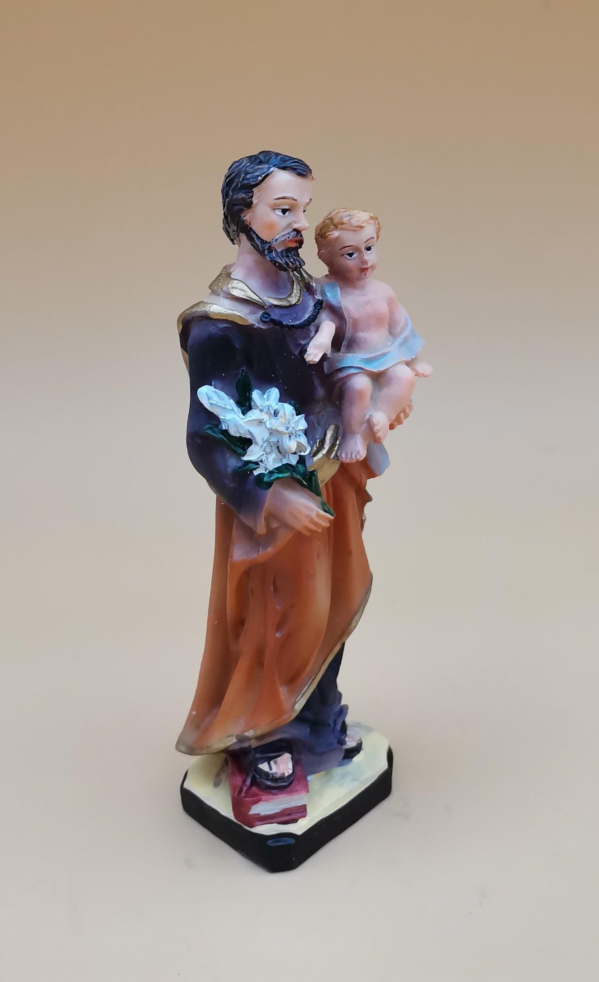 Statuette de Saint Joseph en résine peinte à la main – 11 cm