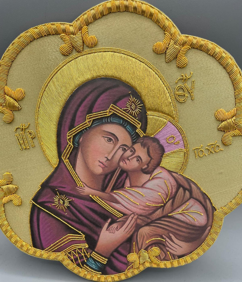 Icona Madonna della Tenerezza ricamata a mano con filo oro