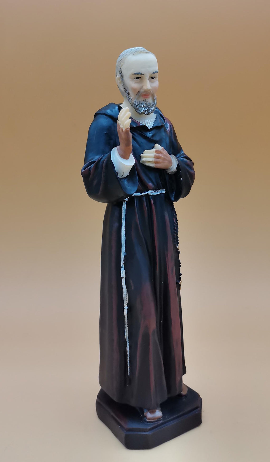 Padre-Pio-Statue aus handbemaltem Kunstharz